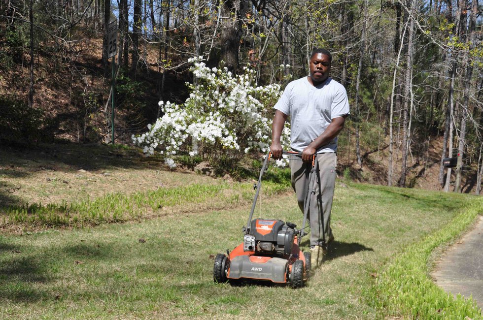 GreenPal launches service in Hoover to connect homeowners with